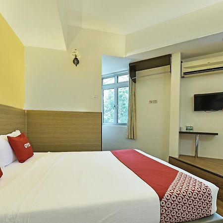 OYO 44036 Hotel De Perdana Hill Batu Pahat Bagian luar foto