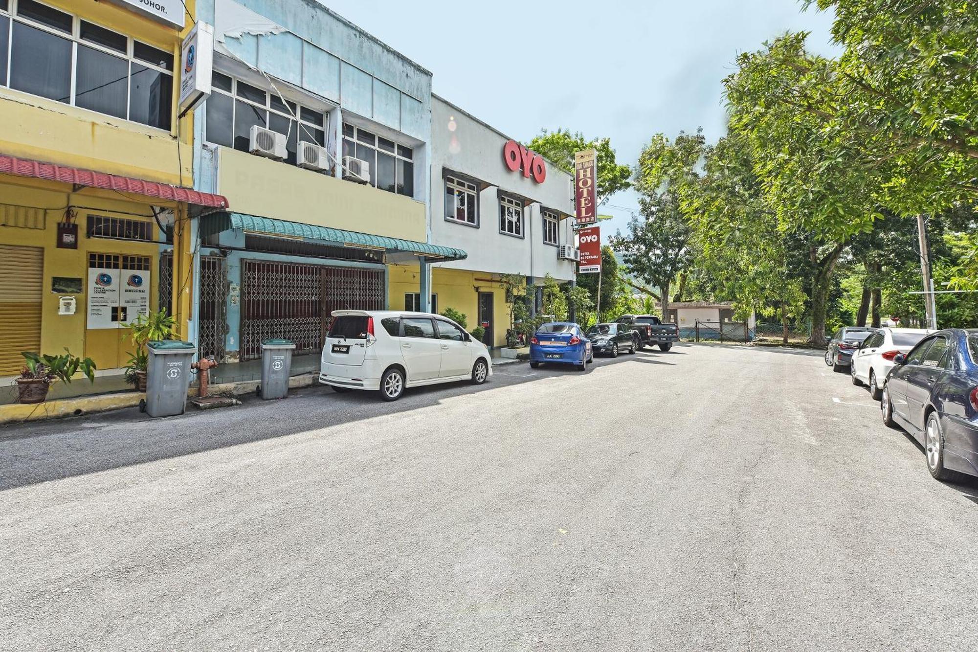 OYO 44036 Hotel De Perdana Hill Batu Pahat Bagian luar foto