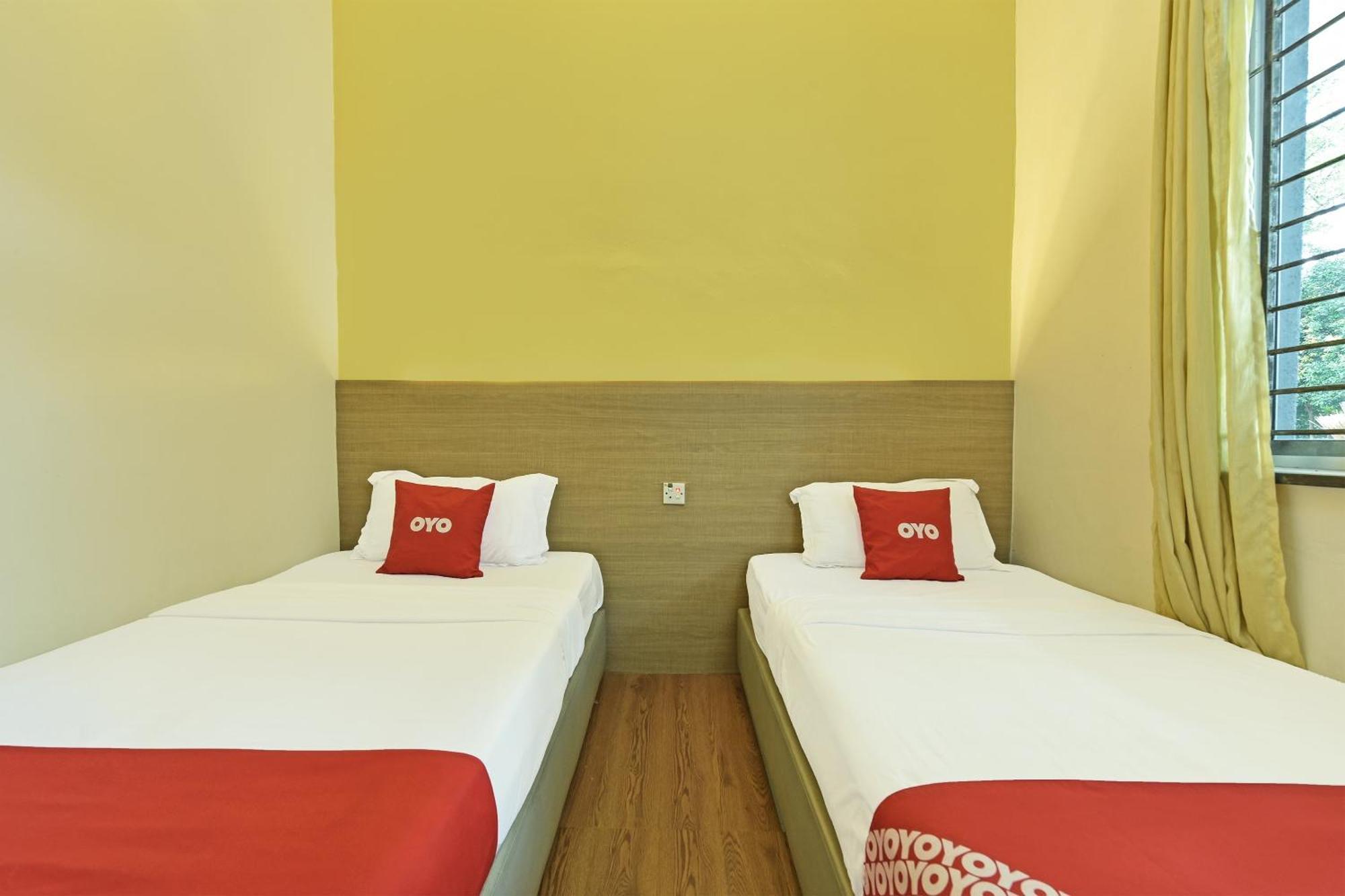 OYO 44036 Hotel De Perdana Hill Batu Pahat Bagian luar foto