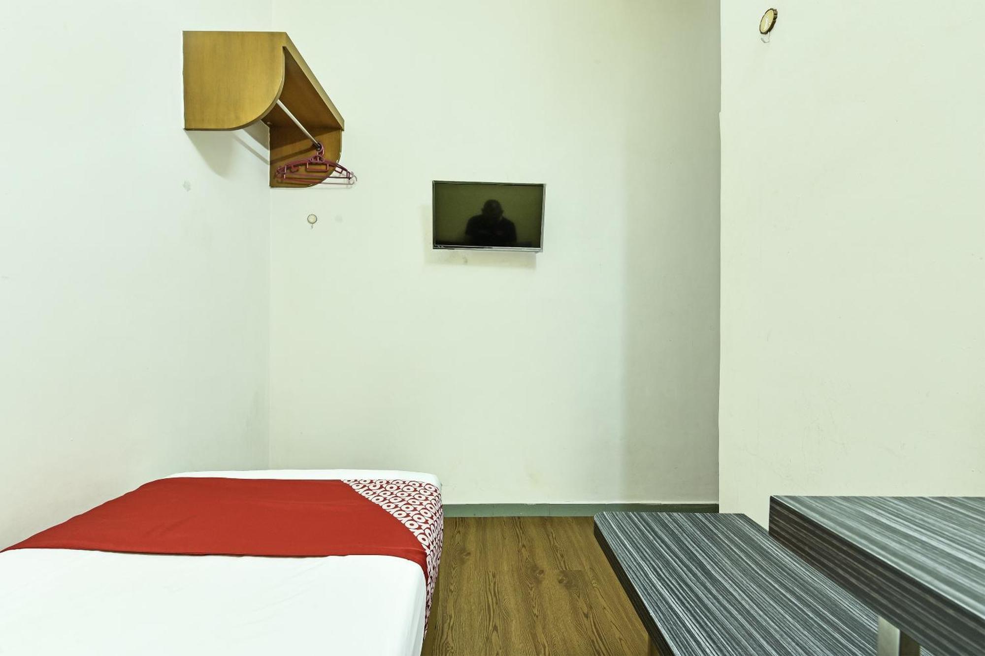 OYO 44036 Hotel De Perdana Hill Batu Pahat Bagian luar foto