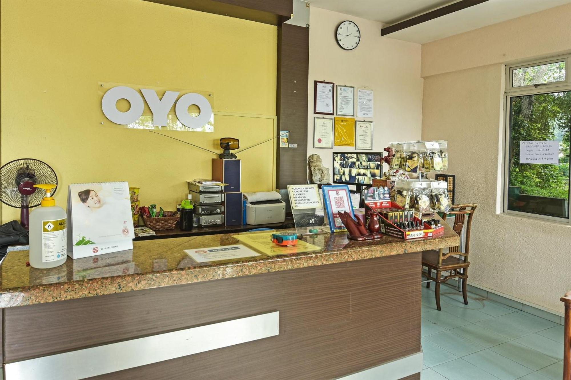OYO 44036 Hotel De Perdana Hill Batu Pahat Bagian luar foto
