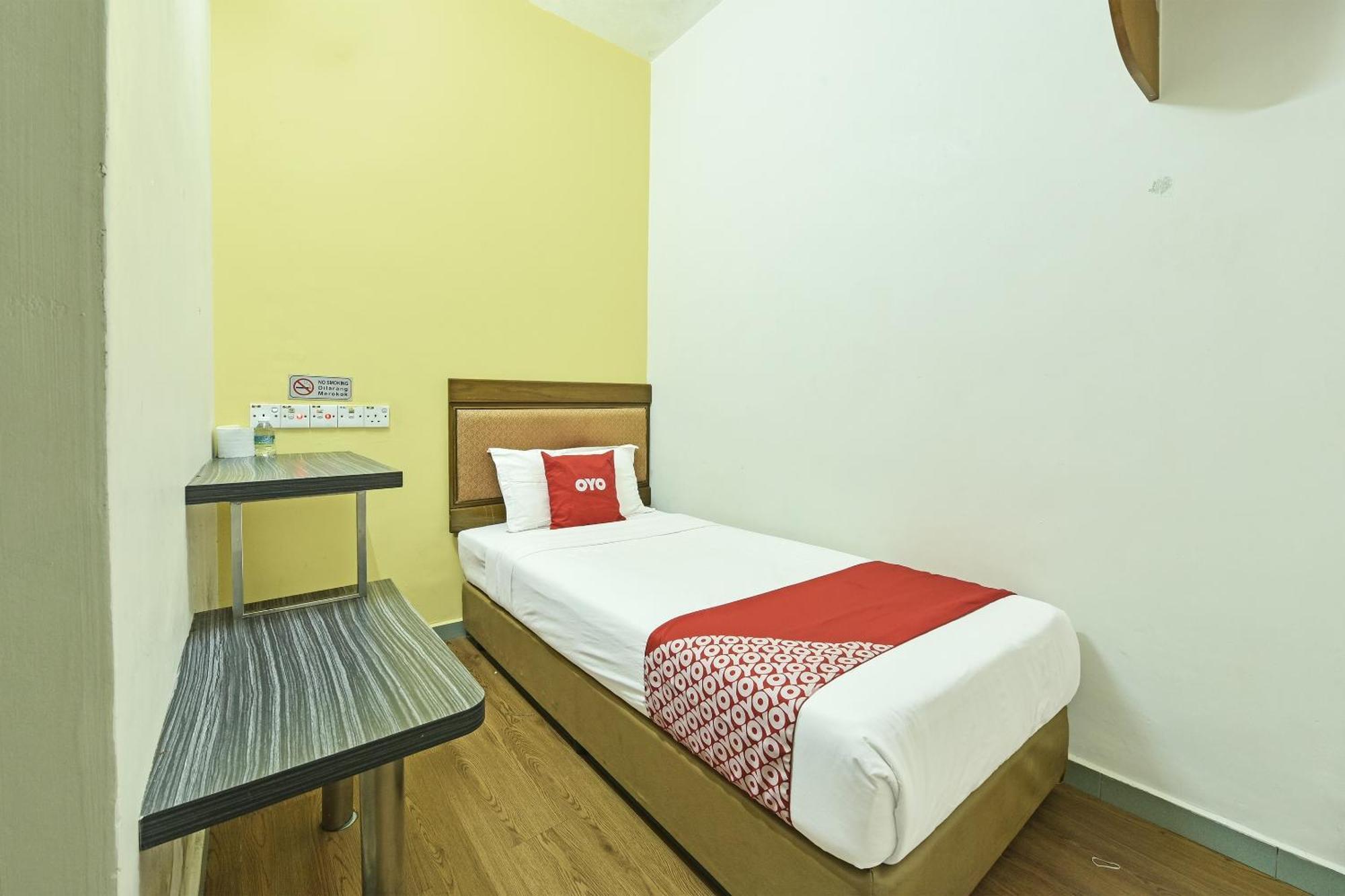 OYO 44036 Hotel De Perdana Hill Batu Pahat Bagian luar foto