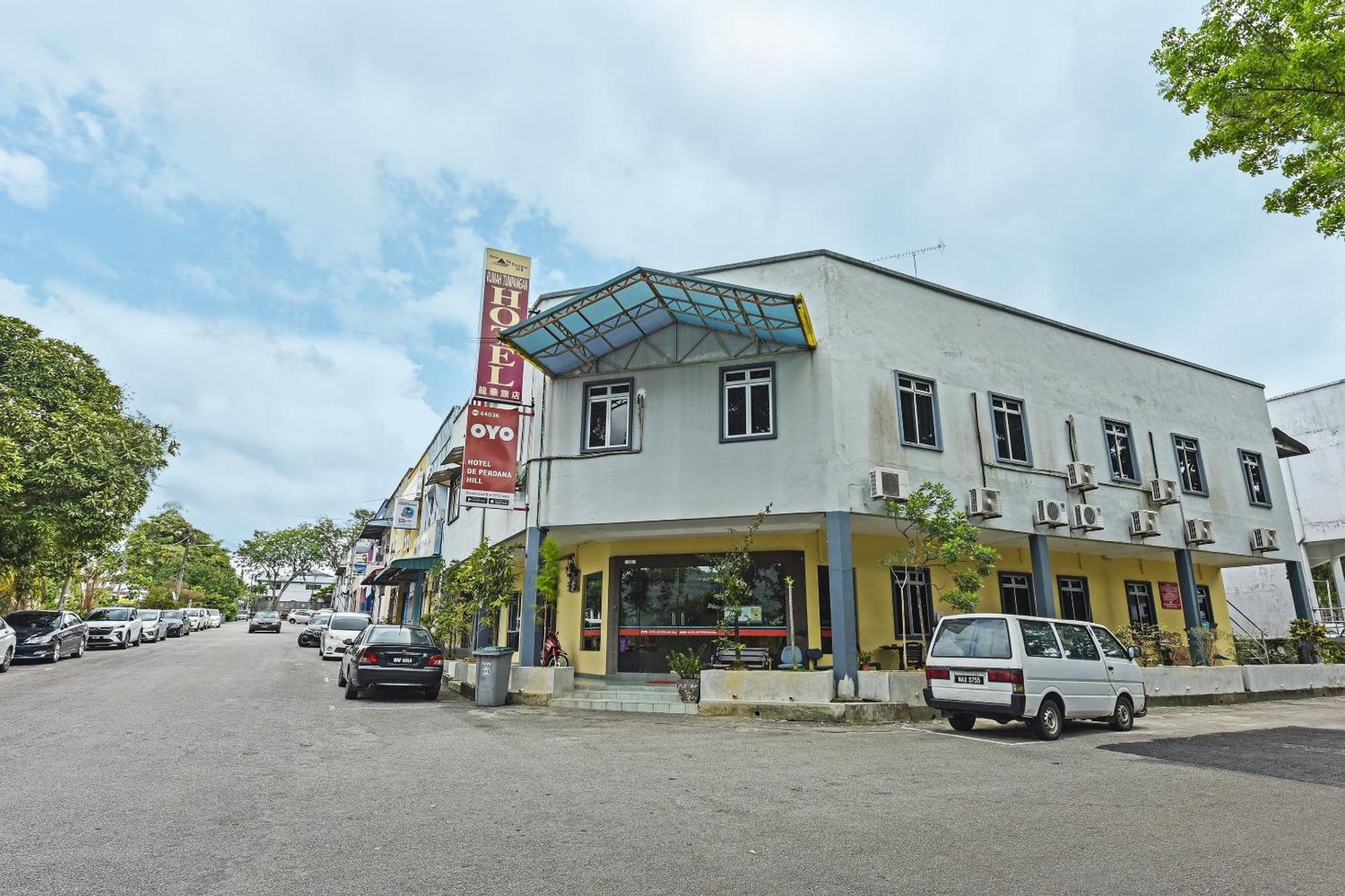 OYO 44036 Hotel De Perdana Hill Batu Pahat Bagian luar foto