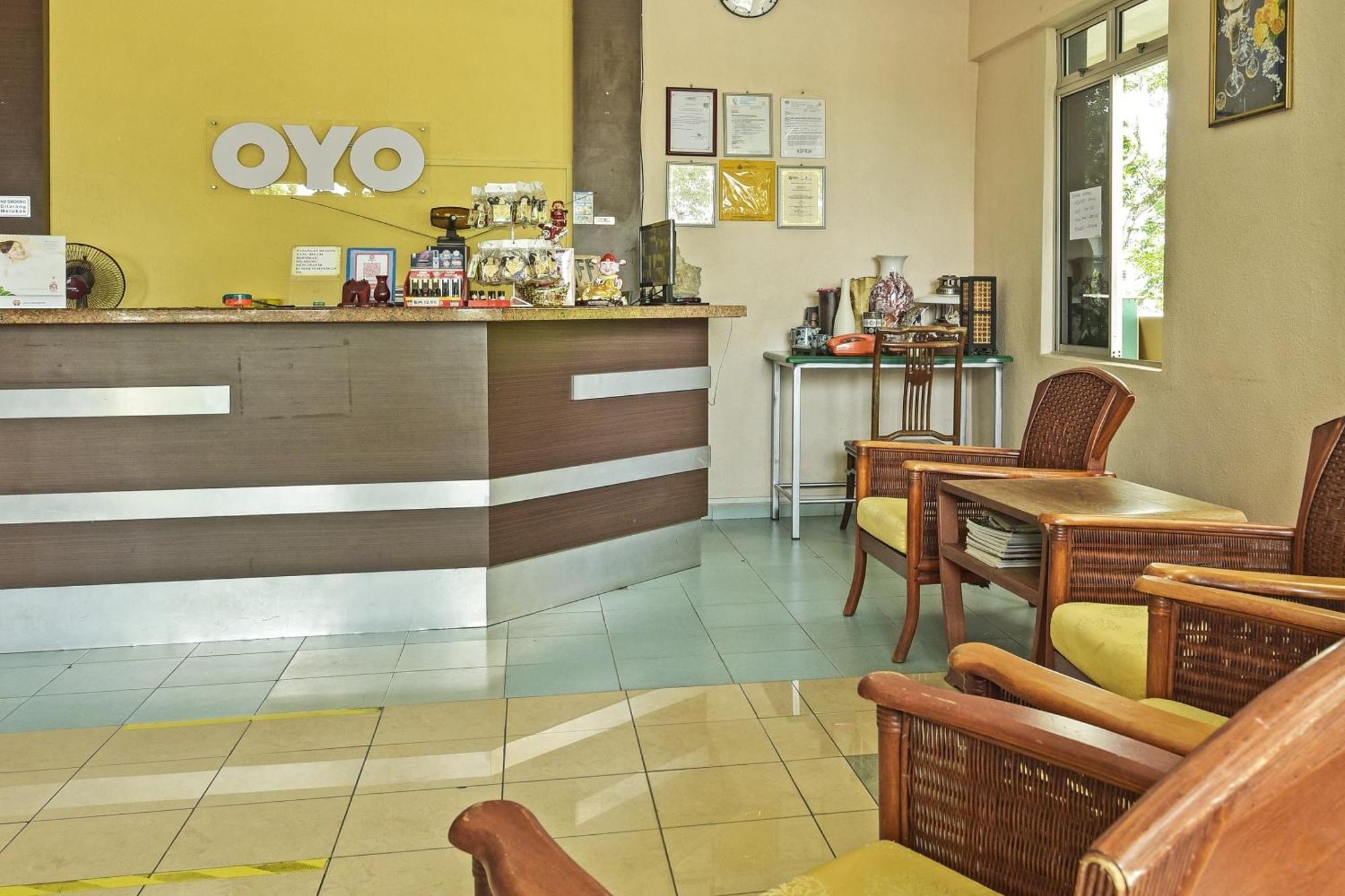 OYO 44036 Hotel De Perdana Hill Batu Pahat Bagian luar foto